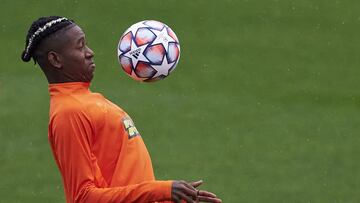 Vitao: "Veía vídeos de Sergio Ramos para aprender"