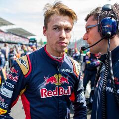 Kvyat señala inconsistencia en la FIA: "Miren a Alonso y Massa..."