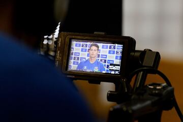 "Estoy muy, muy feliz de estar en este gran club, un club con tanta historia, y aquí con un entrenador que me conoce muy bien. Vine aquí para intentar mejorar, para mejorar. También he venido aquí para ayudar al equipo a ganar, a jugar un buen fútbol, un fútbol entretenido",