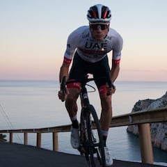 El UAE no espera más: Ayuso pasa al World Tour desde hoy