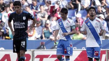 Alustiza y Robles marcaron los dos primeros goles del Puebla ante Querétaro.