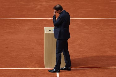 Rafa Nadal durante su emotivo homenaje en la pista Philippe-Chatrier. 