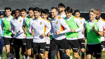 El Valencia comunicó cuatro positivos.