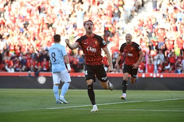 Defensa: Valjent (Mallorca)
El central eslovaco tuvo la difícil tarea de cubrir la baja de Raíllo y durante la primera parte lo consiguió. Incluso hizo un gol de bella factura. A pesar de la derrota, fue uno de los mejores.