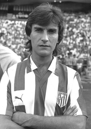 Solo jugó una temporada en el Atlético de Madrid (1986-87) y no fue muy exitosa, ya que no cumplió las expectativas que había creado su fichaje anotando tan solo 8 goles.