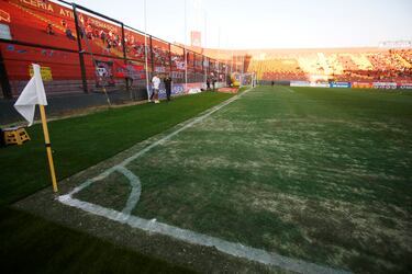 Santa Laura asusta a la U: así es el pésimo estado de la cancha