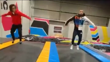 El acrobático juego de Vidal junto a su hijo mayor Alonso