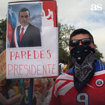 Hinchas de distintos clubes llegaron hasta Plaza Italia para ser parte de la manifestación más masiva. Hasta los archirrivales se tomaron fotografías juntos.