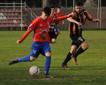 Trabaja en la construcción, perdió a su padre y es el máximo goleador de Chile: “Sueño con ser profesional”