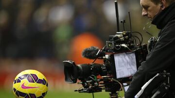 Real Madrid y Barça ingresan tanto dinero por TV como Everton o Southampton.