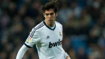 Kaká volvió ante el Sevilla después de seis partidos fuera del equipo.