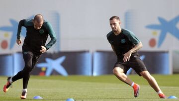 Alcácer (derecha) va a la Supercopa de Catalunya; Aleix (izquierda), no.