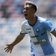 "Quiero convertirme en el mejor lateral derecho de Chile"