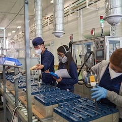 De construcción a hotelería: estos son los sectores en los que más puestos de trabajo se perderían en Colombia con el aumento del salario mínimo