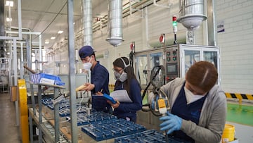 Workers weld acid batteries at the Leoch International Technology Ltd. factory in Saltillo, Coahuila, Mexico, on Monday, Oct. 7, 2024. Even as Mexico surpassed China to become the top exporter of goods to the US last year, the countrys economic growth is slowing, and the promise of so-called nearshoring has yet to be fully fulfilled. Photographer: Mauricio Palos/Bloomberg