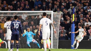 El guardameta costarricense no tuvo un buen partido en la visita al Leeds United en Elland Road y sumó un nuevo descalabro con el Nottingham Forest.