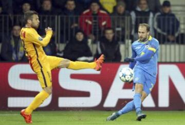 Jordi Alba e Igor Stasevich.