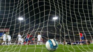 El 24 de mayo de 2007, Torres marcó su único gol al Real Madrid.