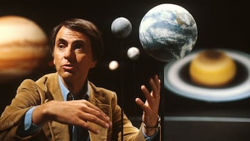 Carl Sagan, astrónomo: “El universo no fue hecho a la medida del hombre, tampoco le es hostil. Le es indiferente”