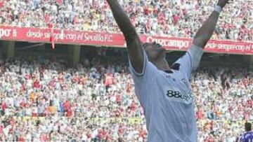 <b>ASPIRA A LA LIGA DE CAMPEONES.</b> El Sevilla, merced a reencontrase con la victoria tras dos jornadas, sigue enganchado a la lucha por los puestos de la Liga de Campeones, aunque a costa de que el Valladolid vuelva a ver cerca los puestos de descenso a falta de tres jornadas para la conclusión del campeonato.