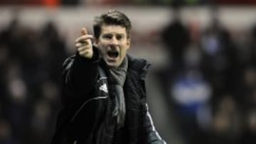 Michael Laudrup es el favorito para suceder a Mourinho en el banquillo.