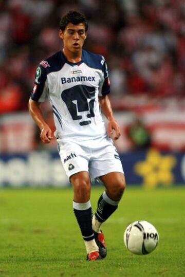 Titular a lo largo del campeonato mundial Sub 17 de 2005, fue una de las figuras del cetro conseguido por el equipo dirigido por ‘Chucho’ Ramírez. Canterano de Pumas, anotó gol en el partido ante Holanda en la semifinal que terminó 4-0 a favor del ‘Tricolor’.