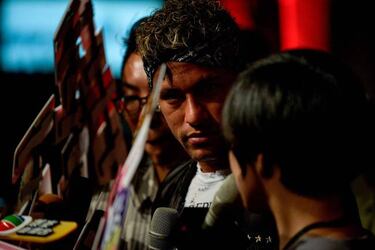 Neymar makes brisk exit on return from Shanghai trip