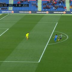 Difícil hacerlo peor: el caos defensivo de la Real en el gol