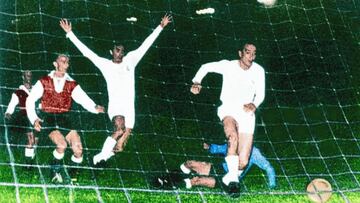 El gol de Marquitos durante la final de 1956.