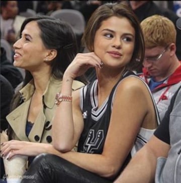 Selena Gomez, la aficionada más bella de los San Antonio Spurs