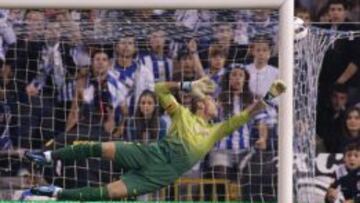 Víctor Valdes, durante un partido de la temporada pasada.