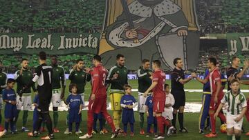 Betis y Sevilla, antes de un derbi en el Villamar&iacute;n.