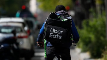 New York City has set a minimum wage for app food delivery drivers so that they can “put food on the plate in their household” when bringing food to others.