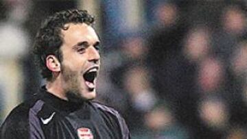 <b>TODO EL RESPALDO. </b>Almunia ha sido el meta titular del Arsenal en los últimos nueve partidos.