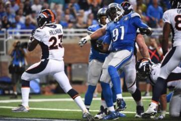 Despu¨¦s un primer cuarto infructuoso que acab¨® con 0-0 en el marcador, los Broncos se adelantaron a mediados del segundo gracias a este touchdown de 1 yarda de Ronnie Hillman, despu¨¦s de un drive de 80 yardas y m¨¢s de 6 minutos, que pon¨ªa el 7-0 despu¨¦s del extra point de McManus. El running back finaliz¨® con unos n¨²meros discretos: 7 intentos para 13 yardas y una recepci¨®n para otras tres.