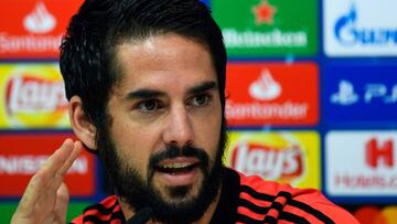 Real Madrid&#039;s Spanish midfielder Isco gives a press conference at the Valdebebas training ground in Madrid on October 22, 2018 on the eve of the UEFA Champions&#039; League football match Real Madrid CF against FC Viktoria Plzen. (Photo by GABRIEL BO