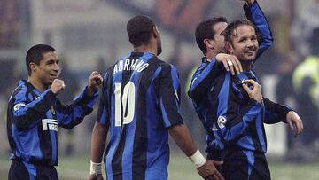 Sinisa Mihajlovic celebrando un gol con Inter de Milán.