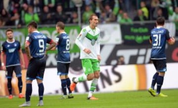 El delantero y goleador de Chile es titular en el empate del Hoffenheim sobre el Wolfsburgo en calidad de visita. También arrancó desde el primer minuto.