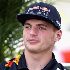 Max Verstappen signs contract extension with Red Bull