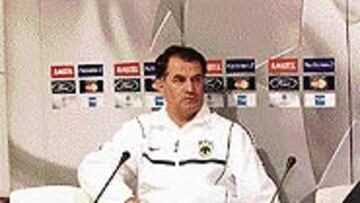 El entrenador del AEK elogia al equipo de Del Bosque.