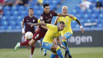 Momento del partido entre el Mirandés y Las Palmas.