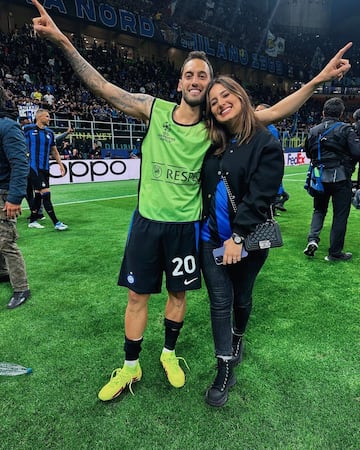 La pareja est¨¢ casada desde 2019. Sinem, de padres turcos, naci¨® en Leverkusen, tiene 28 a?os y ha tenido una hija llamada Liya.
