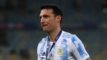 RIO DE JANEIRO, BRAZIL - JULY 10: Head coach of Argentina Lionel Scaloni reacts after receiving the championship medal the final of Copa America Brazil 2021 between Brazil and Argentina at Maracana Stadium on July 10, 2021 in Rio de Janeiro, Brazil. (Photo by Buda Mendes/Getty Images)