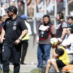 Colo Colo llega presionado al Superclásico y la Libertadores