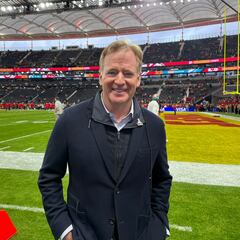 What is Roger Goodell’s net worth? How much money does he make for being the NFL commissioner?