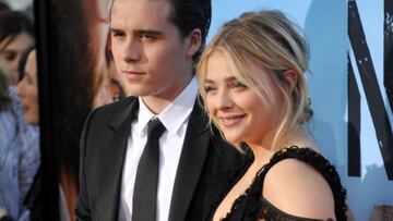 Brooklyn Beckham y Chloë Grace Moretz aparecieron ante los medios como pareja por primera vez.
