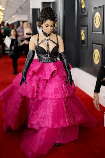 Hannah Monds en los Grammy 2023.