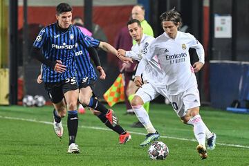 Matteo Pessina y Luka Modric.