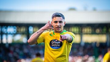 Yeremay celebra su gol al Racing de Ferrol.