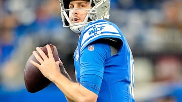 DETROIT, MICHIGAN - JANUARY 21: Jared Goff #16 of the Detroit Lions passes the ball against the Tampa Bay Buccaneers at Ford Field on January 21, 2024 in Detroit, Michigan.   Nic Antaya/Getty Images/AFP (Photo by Nic Antaya / GETTY IMAGES NORTH AMERICA / Getty Images via AFP)